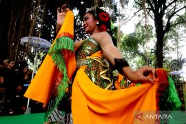 Tradisi ziarah punden Prabu Anom