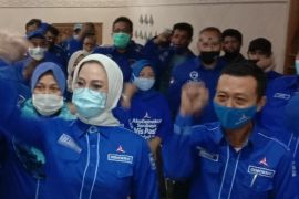 Demokrat Surabaya bantah Lucy Kurniasari anak tirikan 12 ketua DPAC