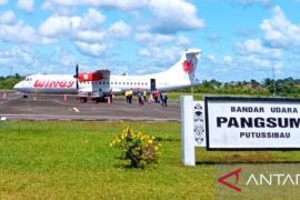 Fransiskus minta Kemenhub realisasikan pembangunan terminal Bandar Pangsuma