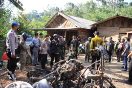 Bupati Jember minta semua pihak bantu tenangkan warga Desa Mulyorejo