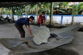 Temuan pecahan roket China di Kalbar