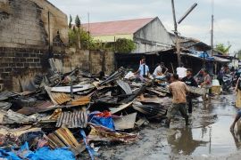 Delapan kios Pasar Sri Mersing Dumai terbakar
