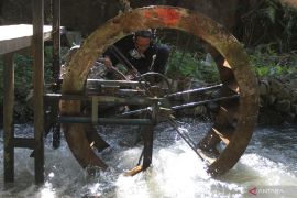 Penggunaan PLTA di kawasan wisata desa Kaliku