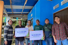 BPJAMSOSTEK Maluku serahkan santunan kematian untuk pekerja rentan, begini penjelasannya