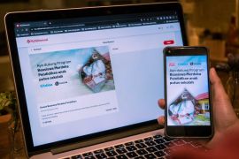 Telkomsel donasi sekolah dari poin pelanggan