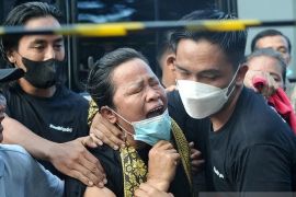 Ini reaksi Ibu Brigadir J, tahu anaknya ditembak atas perintah Ferdy Sambo