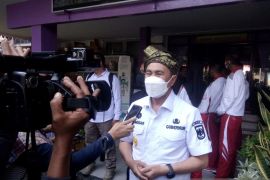 Saat hadiri HUT SMAN 1, Gubri tuntut kepala sekolah jeli lihat perkembangan