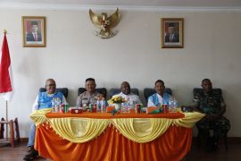 Warga Kabupaten Tolikara menikmati listrik 24 jam