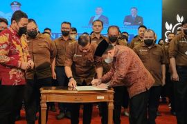 Dirut Bank Jambi dikukuhkan jadi ketua forum TJSLBU
