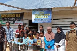 PT MBJ aktifkan Saung Belajar bantu Suku Anak Dalam Musi Banyuasin melek huruf