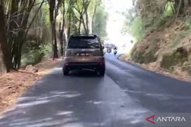 Dinas Bina Marga Jabar tuntaskan perbaikan jalan 28 km di selatan Cianjur