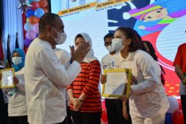 Kabupaten Dairi rerima penghargaan Kabupaten Layak Anak tingkat madya