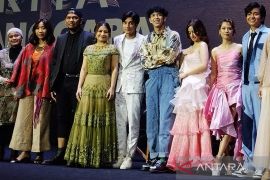 Junior Roberts sadari makna waktu di film "12 Cerita Glen Anggara"