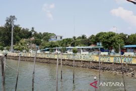 Warga Malaysia dan Singapura ikut meriahkan perlombaan sampan layar
