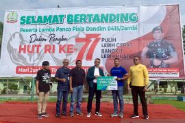 Seratusan pria kekar beradu panco di Kodim Jambi