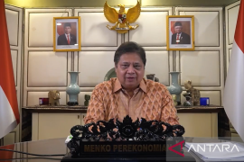 Pemerintah mengatasi krisis global sembari pulihkan ekonomi nasional