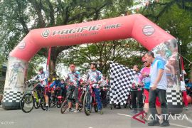 Ratusan pesepeda Pangkalpinang ikut "Gowes Funbike Merdeka"