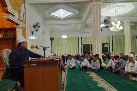 Ketua MUI Aidil Alfin awali Subuh berjamaah  Bukittinggi Agam setelah dua tahun absen