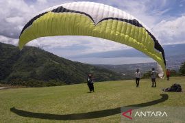 Pra Kejuaraan Dunia Paragliding 2022 di Matantimali Sigi Page 1 Small