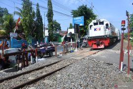 Penutupan perlintasan sebidang KA