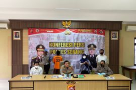 Polres Serang tangkap pelaku perampokan di toko telepon genggam