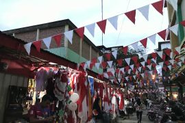 Penjual bendera di Ambon raup omzet Rp5 juta/hari karena Corona landai
