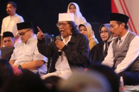 Gempita kemerdekaan bersama Cak Nun