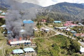 KKB serang tiga lokasi dan bakar mes di Kabupaten Intan Jaya Papua