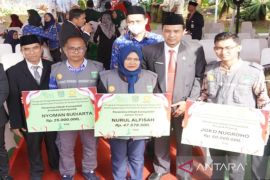 Wirausaha muda Tanah Bumbu terima dana hibah melalui program "YESS"
