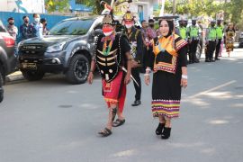 Gubernur bangga kenakan pakaian Belusu  pada HUT RI