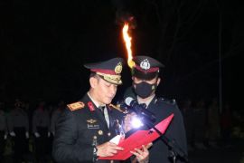 Kapolda pimpin apel kehormatan dan renungan suci di Taman Makam  Pahlawan Telabang Bangsa