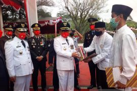 Bupati Tabalong serahkan remisi pada HUT Kemerdekaan RI ke-77