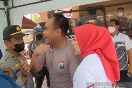 Merasa istrinya dilecehkan, Kasat Lantas Polres Madiun Kota ribut dengan wartawan