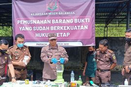Kejari Balangan musnahkan puluhan gram sabu, ribuan obat-obatan