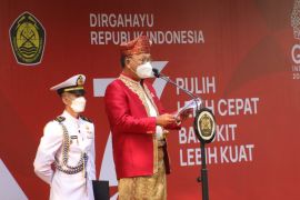 Peringatan HUT ke-77 RI, enam insan PLN raih penghargaan Satyalancana dari Presiden Jokowi