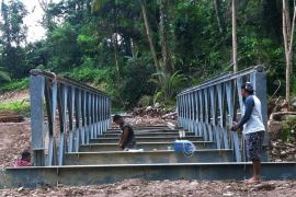 Jembatan Darurat Reyamru Dikerjakan, Bupati Malra: Terima Kasih Pemprov & DPRD Maluku