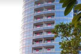Penghuni apartemen di Surabaya pasang Merah Putih hingga lantai 55