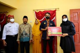 Bupati Ipuk kunjungi mahasiswa peraih beasiswa Banyuwangi Cerdas