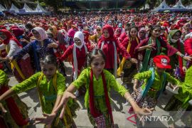 Festival Tari Ketuk Tilu HUT Jawa Barat