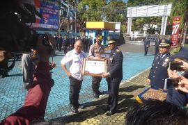 Kemenkumham Sulut beri penghargaan kepada Polda-BNNP dan Polres Minsel