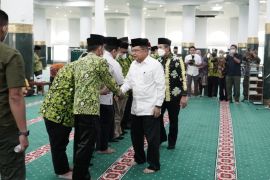 Galeri Foto - Melihat pelantikan Pengurus PW Dewan Masjid Indonesia Provinsi Riau