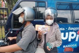 Warga antusias tukarkan uang baru emisi 2022 di kas keliling BI Jember