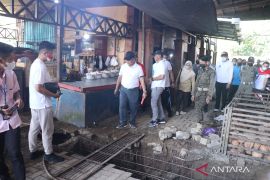 Bupati HSS tinjau Pasar Los Batu Kandangan, siapkan penilaian Adipura