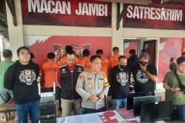 Kepolisian Jambi tangkap delapan pelaku judi online di warnet