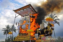 Polisi: Damkar Gianyar kirim tiga mobil pemadam api ledakan kompor Ngaben