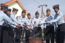 Lapas Kelas I Madiun musnahkan barang hasil penggeledahan