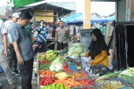 Satono tinjau langsung geliat ekonomi di Pasar Tebas