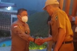 Hujan deras tak surutkan niat Wamen LHK kunjungi KWBT Mandeh