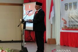 Gubernur Waterpauw tugaskan Bernhard Rondonuwu jemput pengungsi