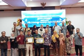 KPPN Banjarmasin serahkan dua piagam penghargaan untuk Poliban